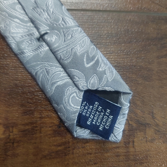 Stafford 100% Silk Paisley Tie - Picture 5 of 6